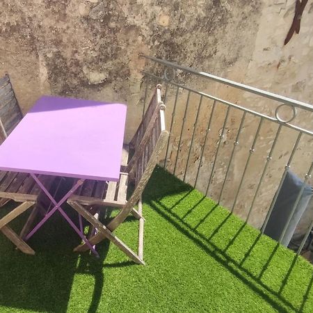 T3 Avec Sa Terrasse Au Coeur Du Village Medieval Sauzet  Экстерьер фото