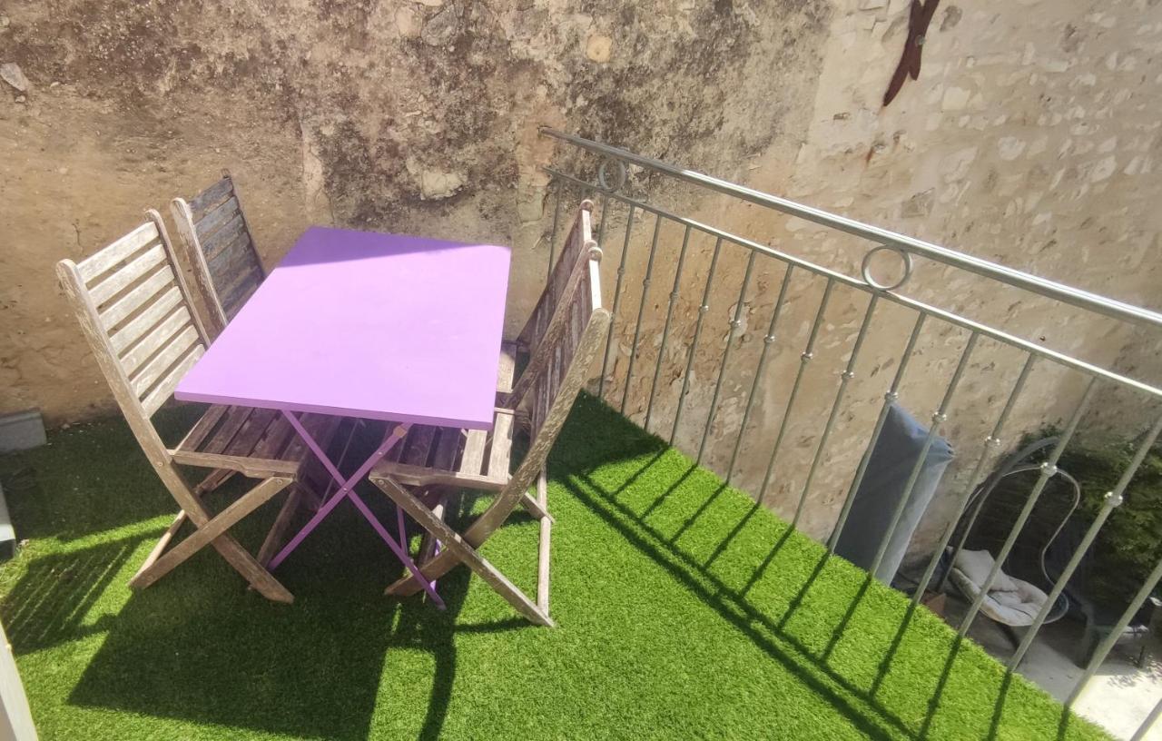 T3 Avec Sa Terrasse Au Coeur Du Village Medieval Sauzet  Экстерьер фото